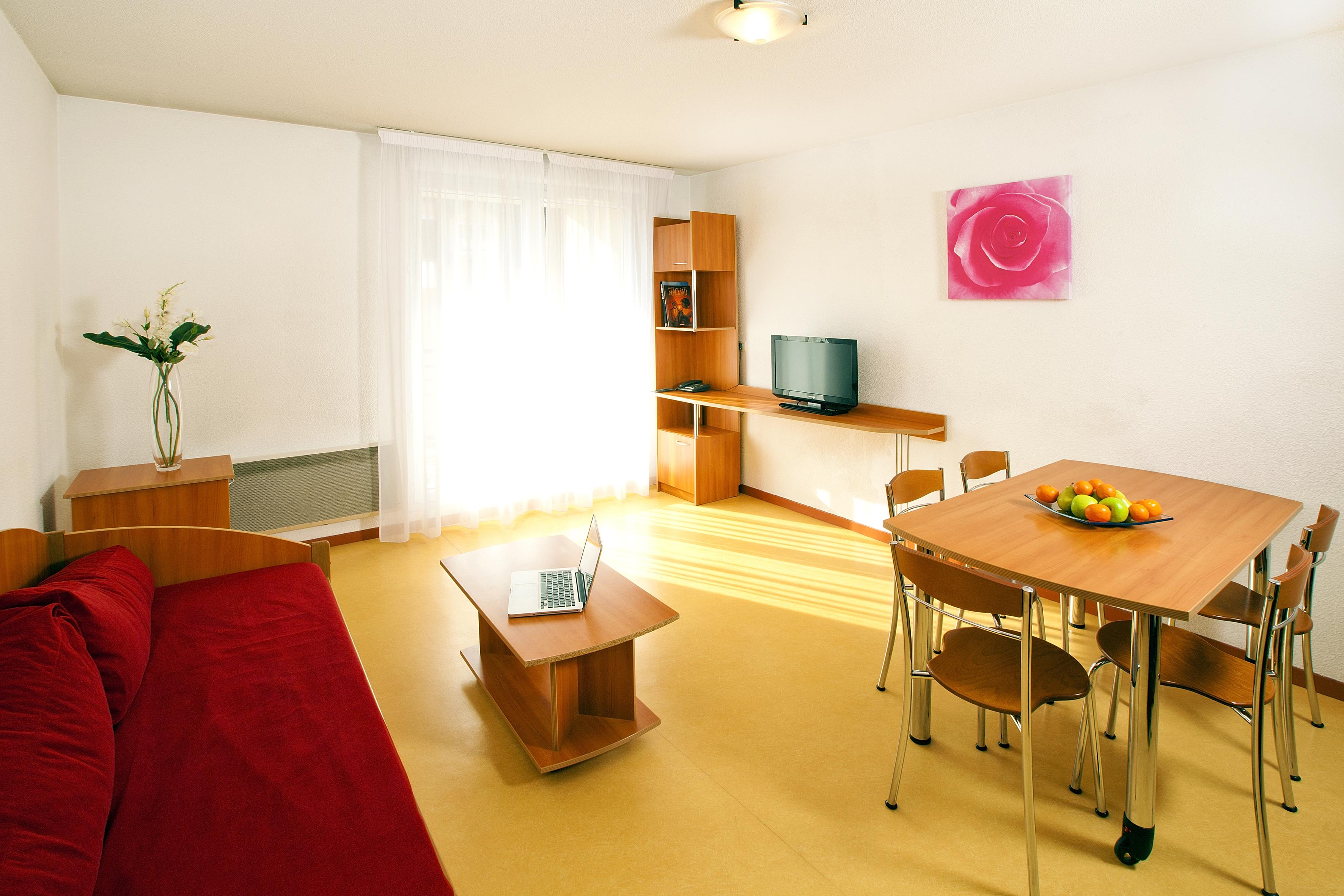 Sejours & Affaires Geneve Saint Genis Aparthotel Exterior photo