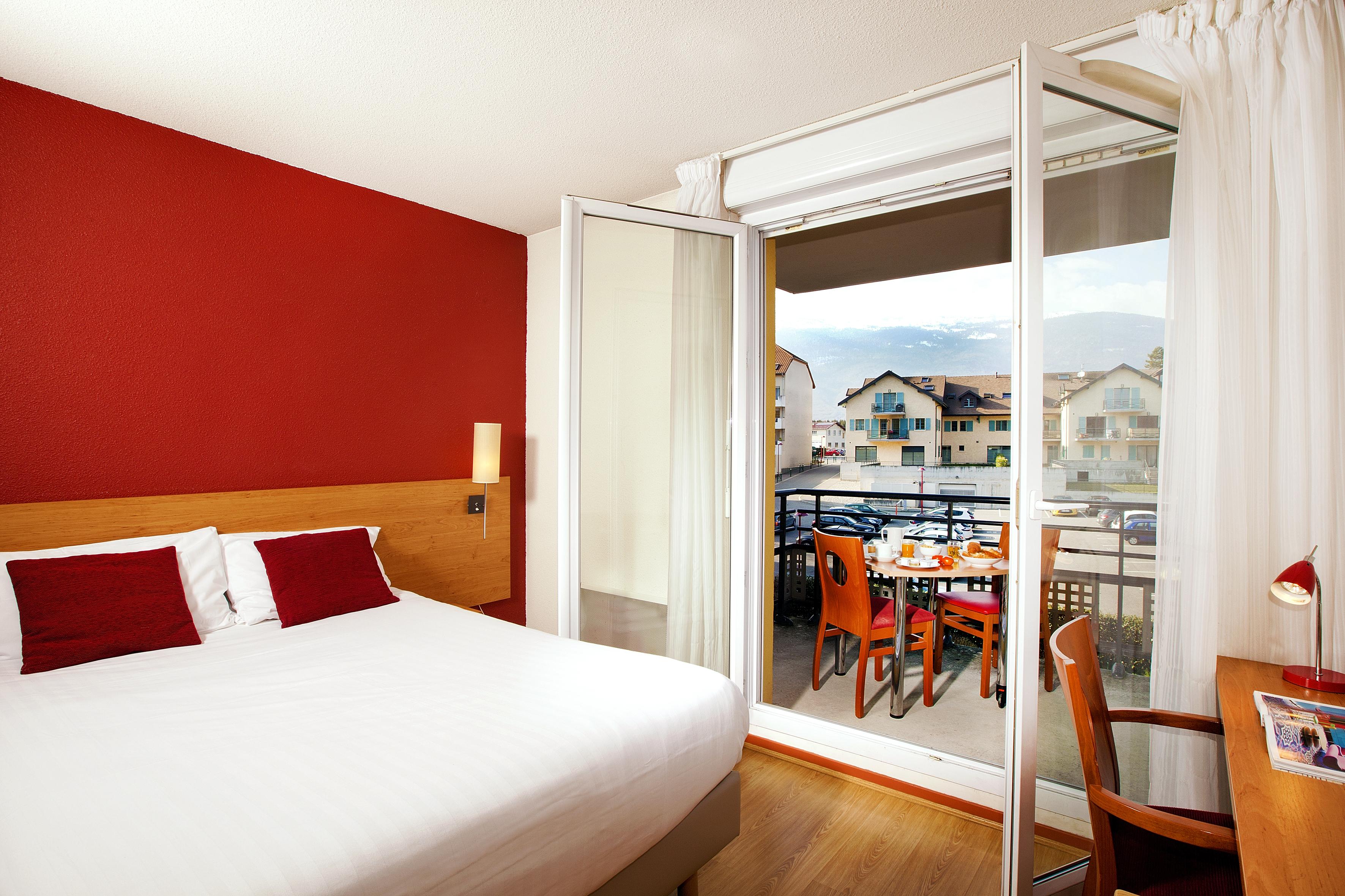 Sejours & Affaires Geneve Saint Genis Aparthotel Exterior photo