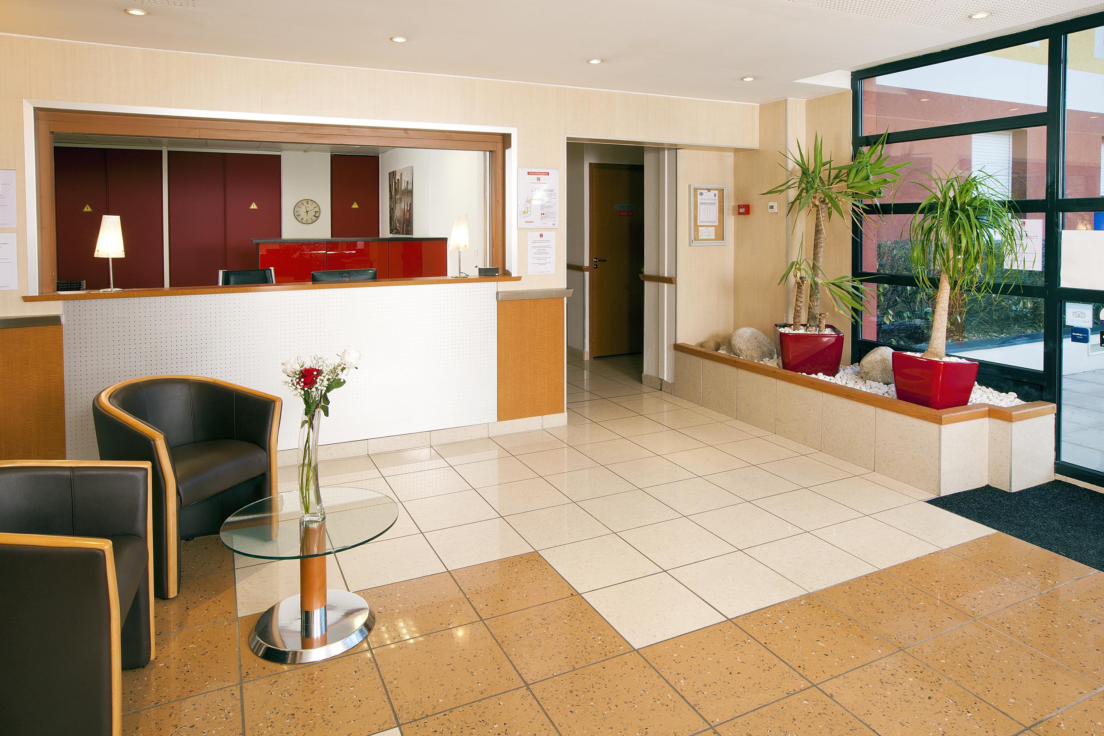 Sejours & Affaires Geneve Saint Genis Aparthotel Exterior photo