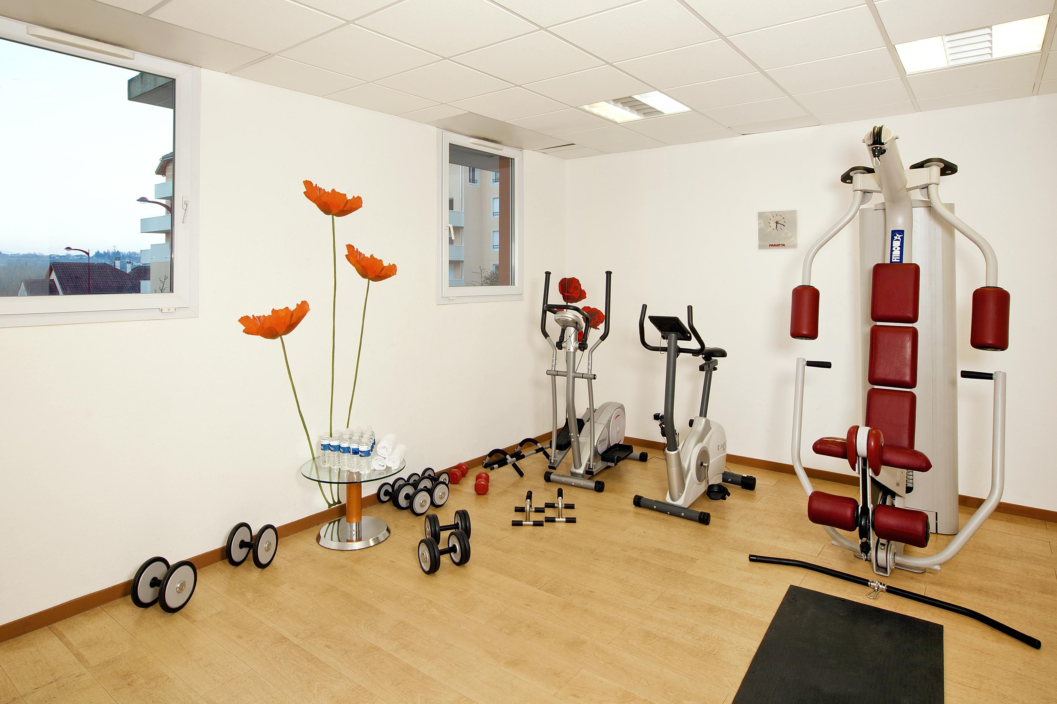 Sejours & Affaires Geneve Saint Genis Aparthotel Exterior photo