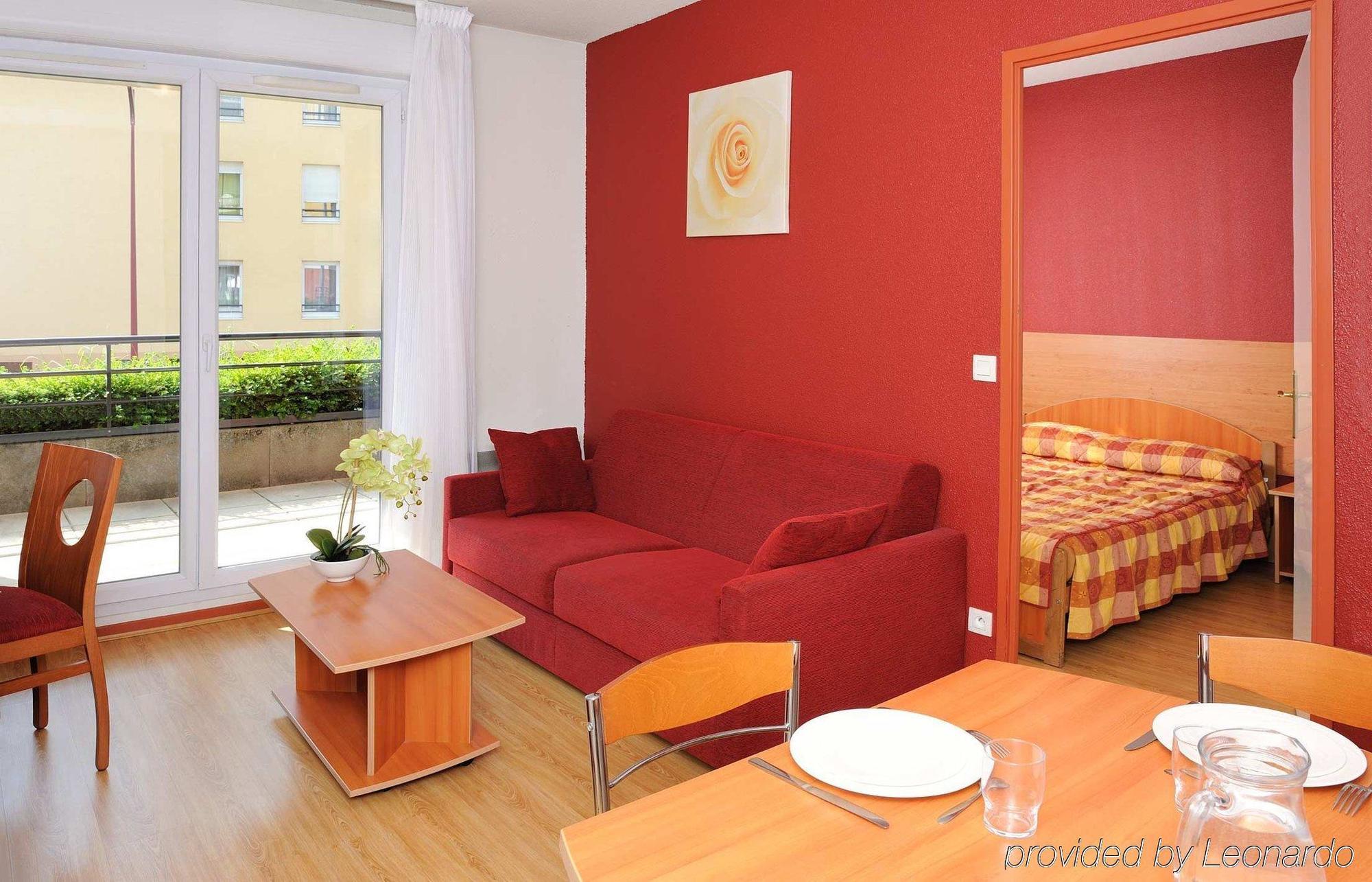 Sejours & Affaires Geneve Saint Genis Aparthotel Room photo
