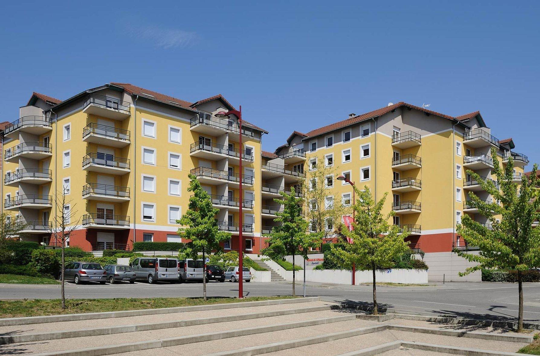 Sejours & Affaires Geneve Saint Genis Aparthotel Exterior photo